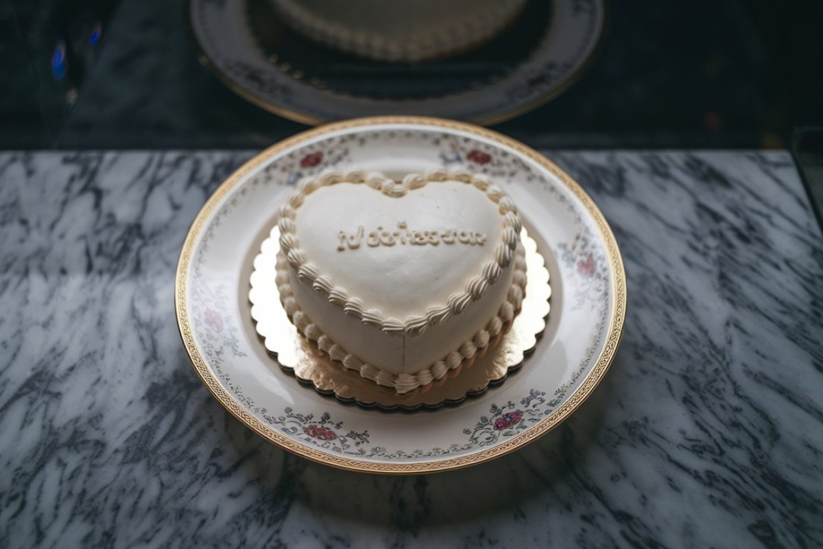 What is the meaning of heart cake?